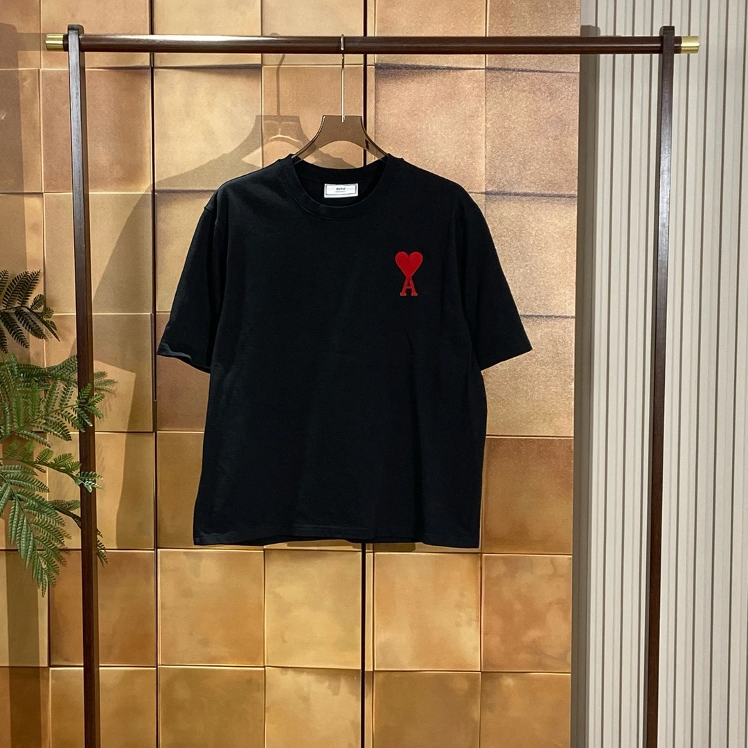 Ami 黑色刺绣爱心短袖/L码/99新/28628