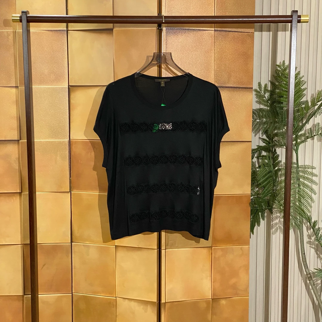 Louis Vuitton 刺绣镂空三花字母logo短袖/xs码/99新/女24082