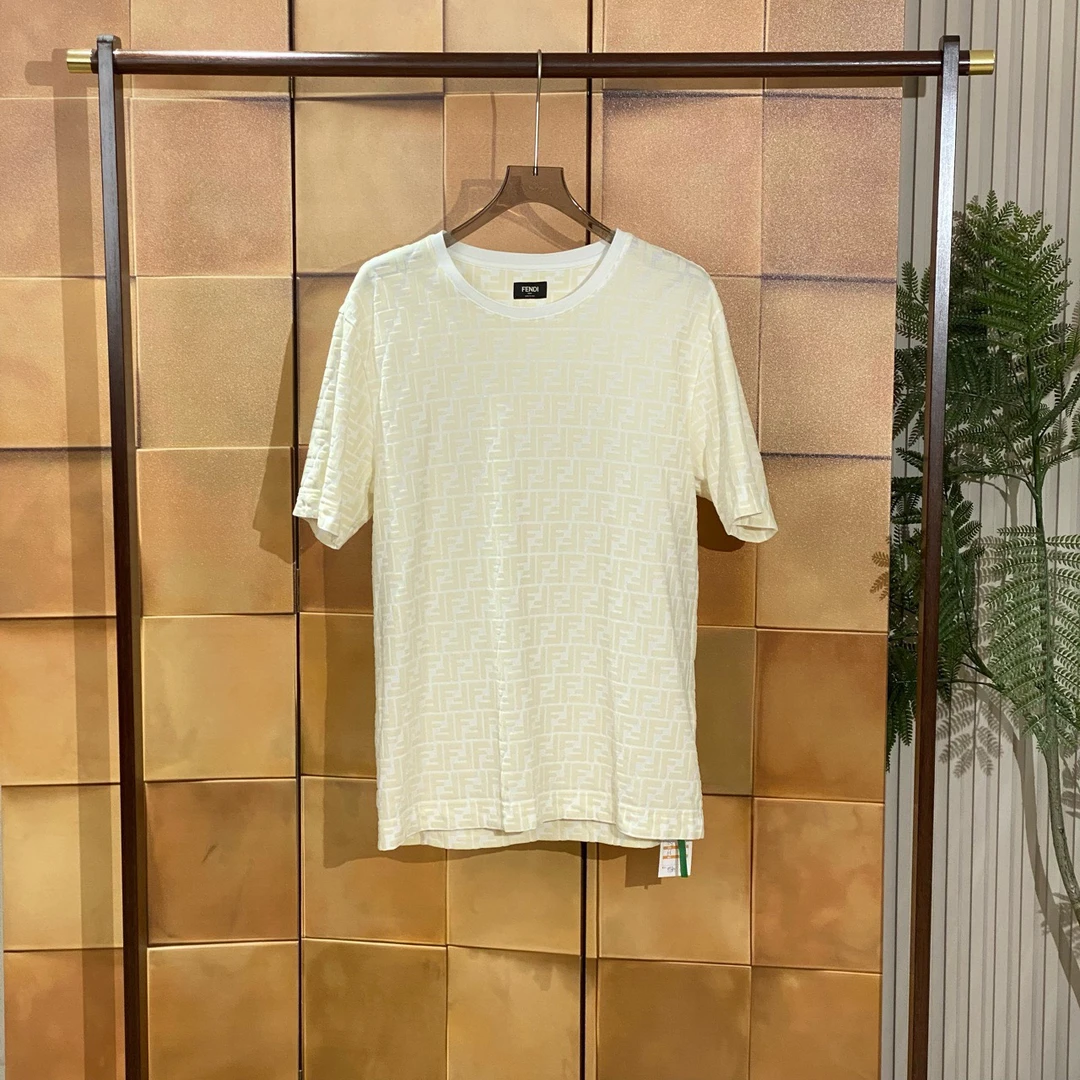 Fendi米黄色丝绒老花满印短袖/m码/99新/24439