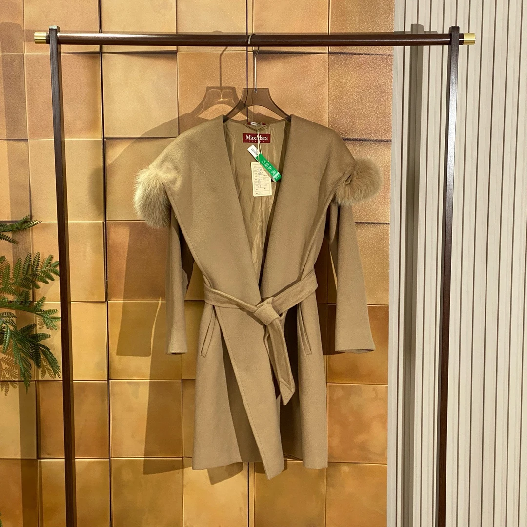 MaxMara Studio驼色狐狸毛领羊毛大衣/36码/99新/27204