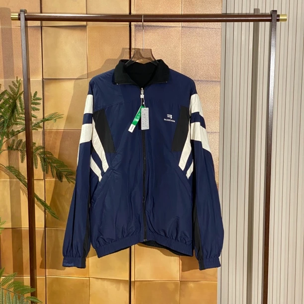 Balenciaga回旋镖小logo双面穿外套/os xs码/98新 瑕疵如图/25067