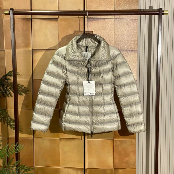 Moncler Gaudin 灰色无帽高领羽绒服/1码/全新原吊/25847