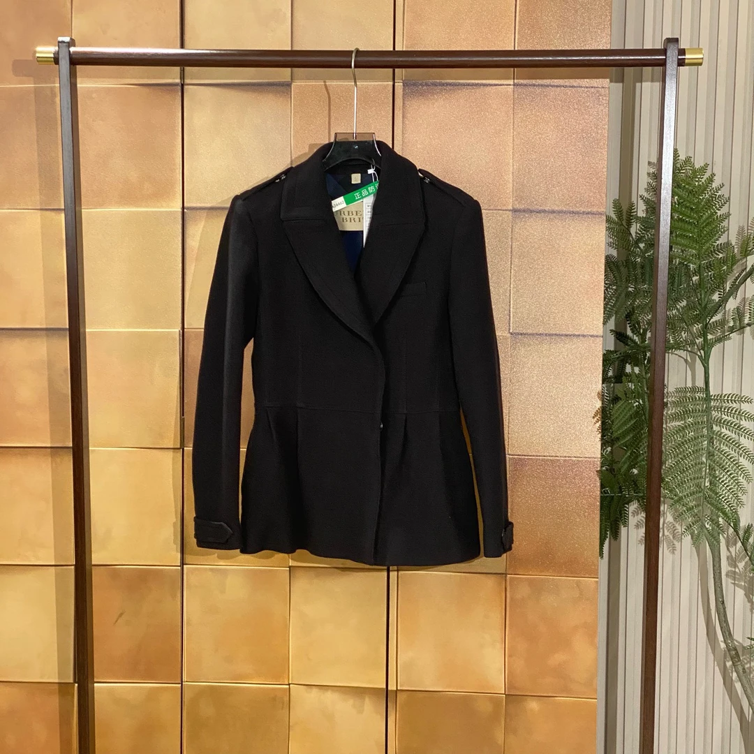 Burberry黑色收腰羊毛上衣外套/38码/99新/女24462