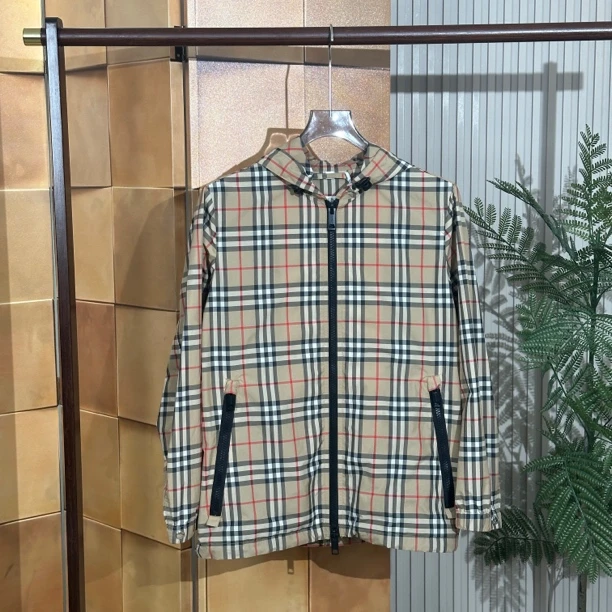 Burberry爆款黄色格纹连帽冲锋衣外套/36码/99新/女20914