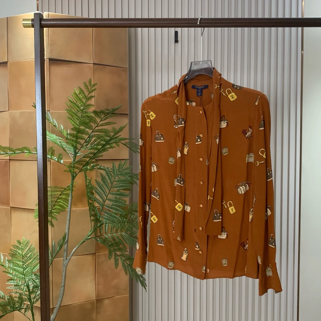 Louis Vuitton多元素真丝衬衫/36码/99新袖口缺纽扣/15262
