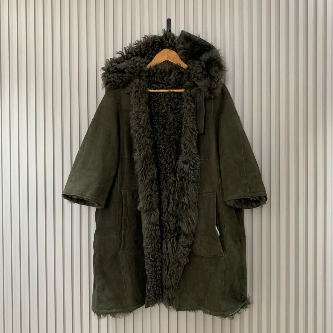Dior秀款刺绣蜜蜂双面皮毛一体大衣/34码/99新公价10w+/女11038