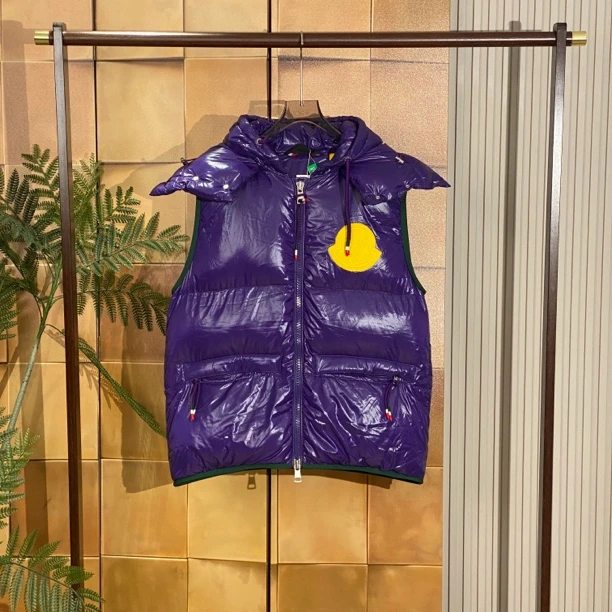 Moncler 1952紫色羽绒服马甲/3码/99新/23931