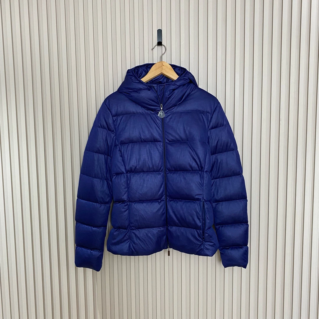 Moncler Jersey舒适压线轻薄款羽绒服/4码/99新/女7359