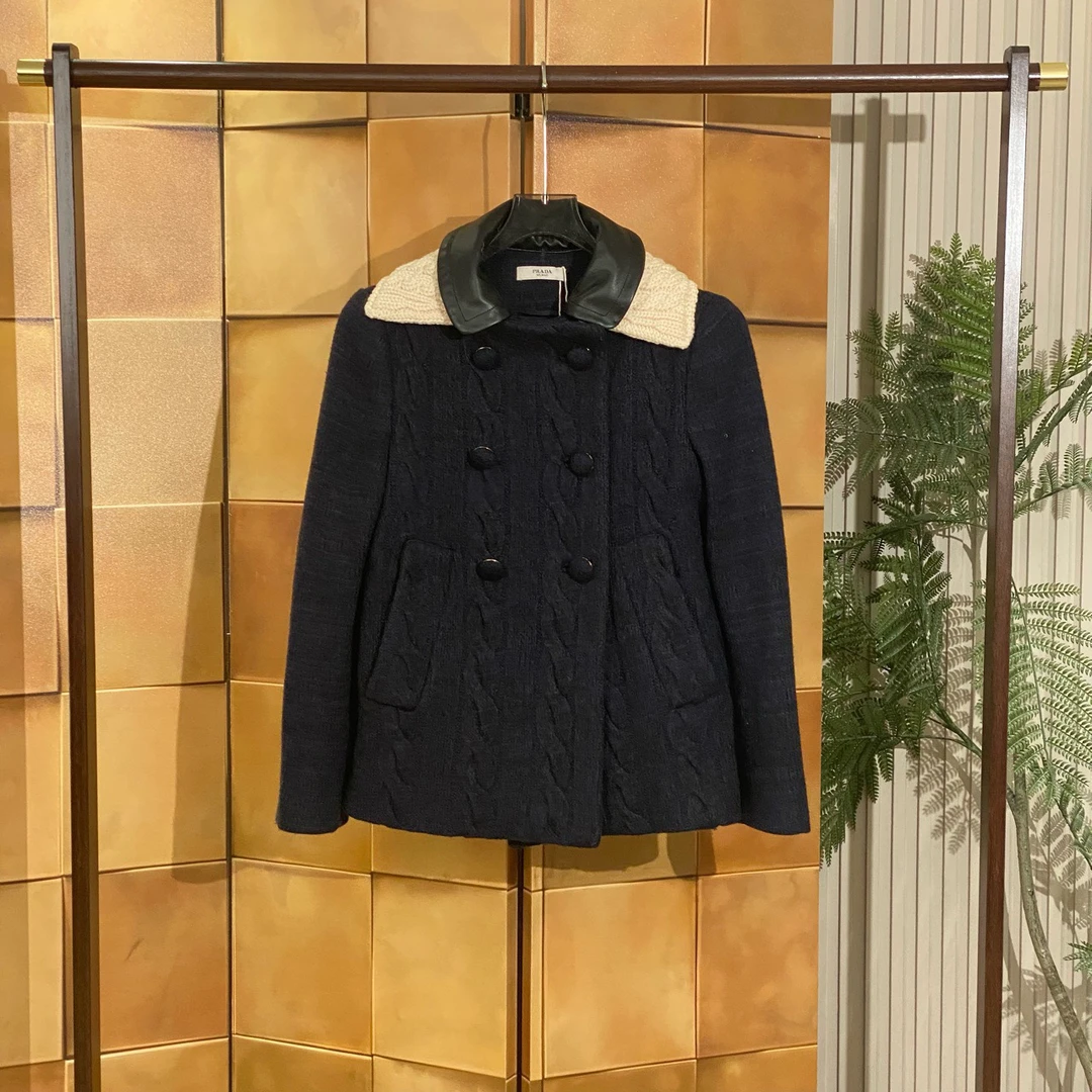 Prada 藏蓝色双排扣麻花羊毛针织外套/42码/99新/女24111
