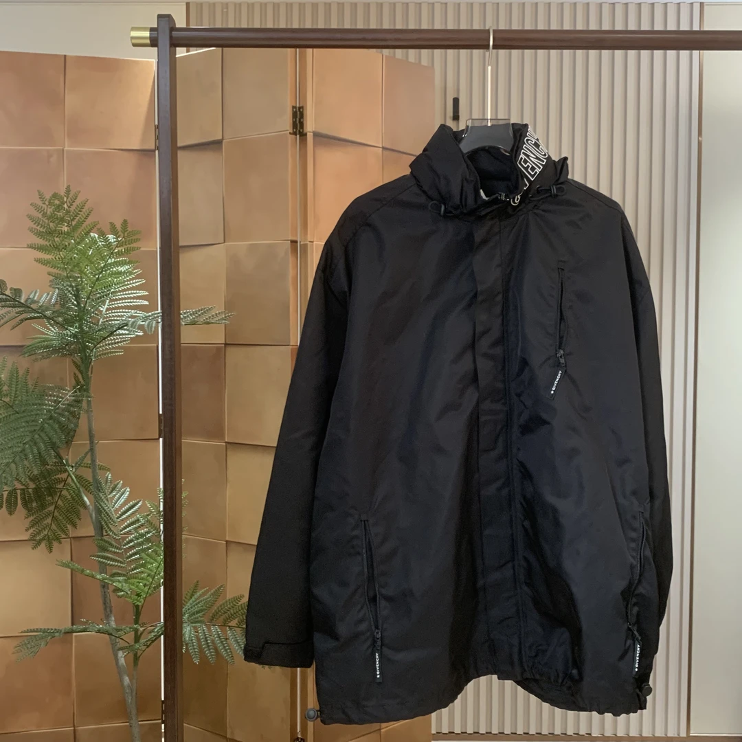 Givenchy黑色领子logo标语刺绣夹克外套/42码/99新/17706