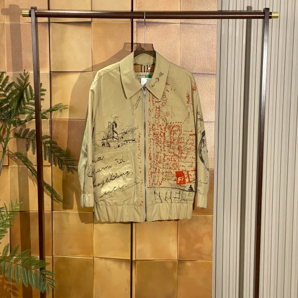 Burberry卡其色格纹满印涂鸦夹克外套/36码/99新/25078
