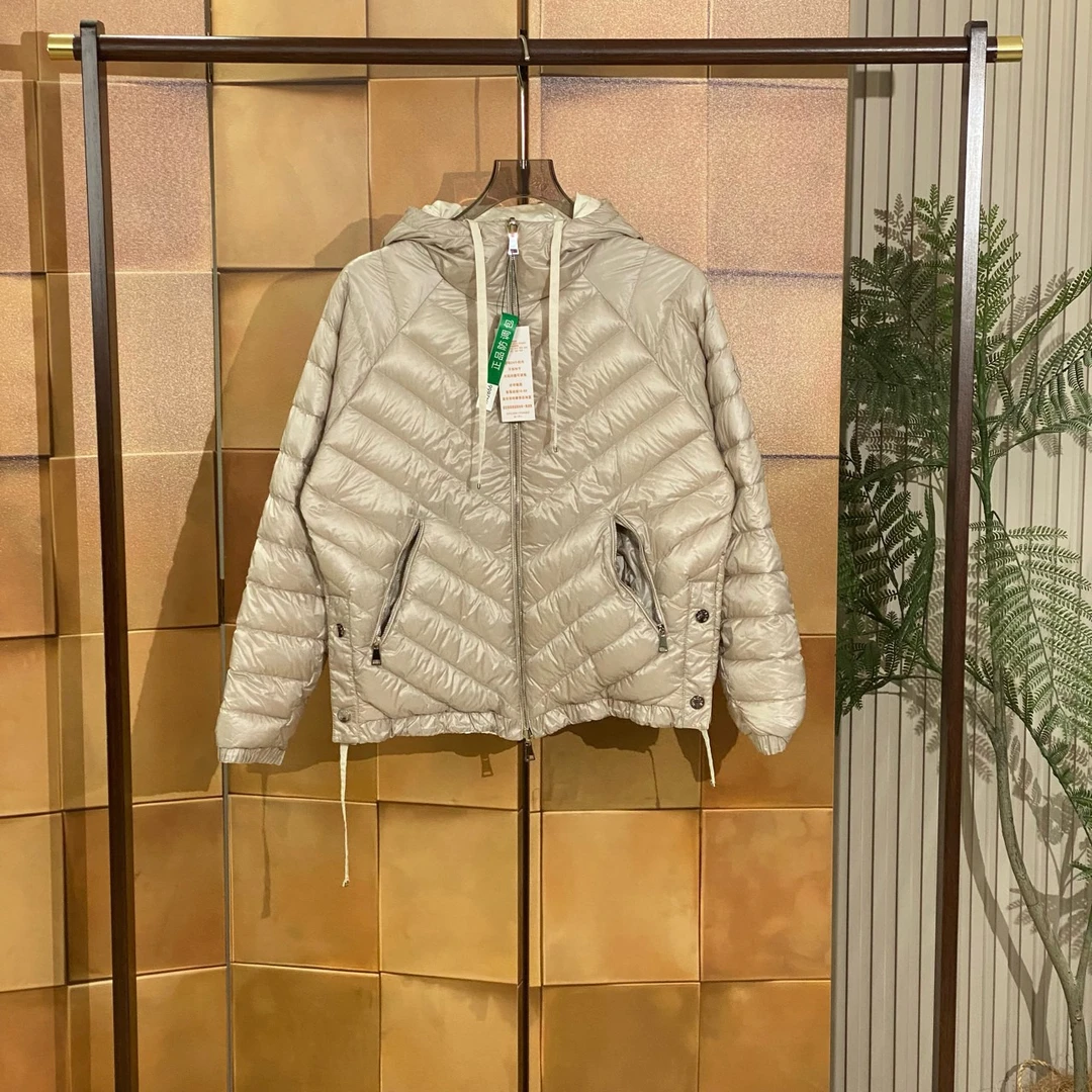 Moncler Esquibien奶茶色徽标刺绣双面穿羽绒服/1码/99新/女42866