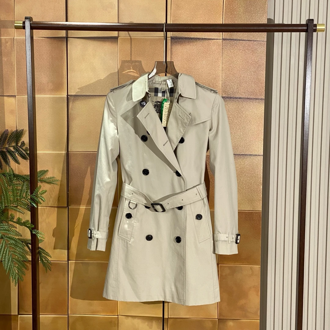 Burberry卡其色内里格纹双排扣系带风衣/36码/99新/28506