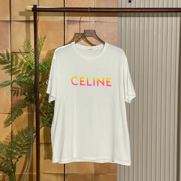 Celine彩色渐变字母logo印花短袖/L码/99新/23215