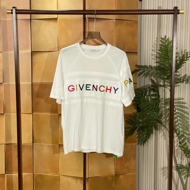 Givenchy白色刺绣彩虹字母logo短袖/xs码/99新/23003