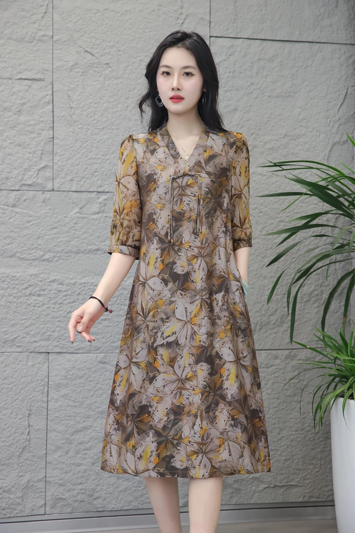 【遇见妳】5622新款V领双盘口咖色大树叶直筒显瘦气质时尚女连衣裙