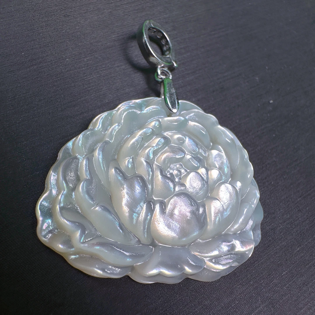 8321牡丹花极光白蝶贝贝母银吊坠立体雕刻优雅古风精美宫廷风高档