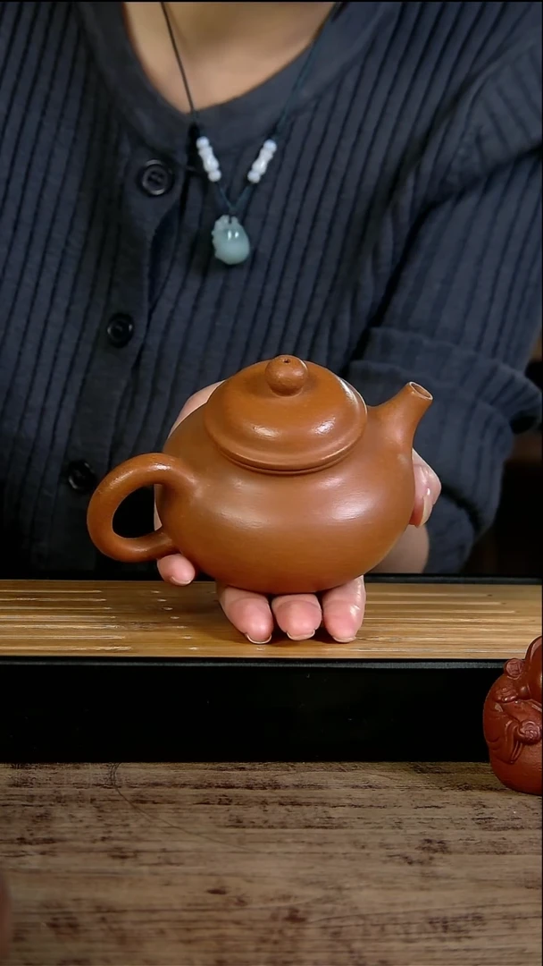 【闪购商品】紫砂茶壶黄降坡  容天