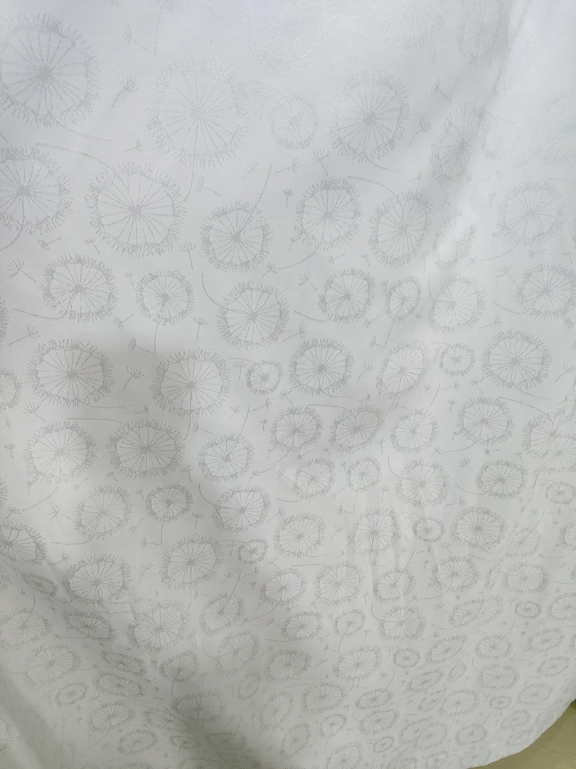 00664白色透光不透人成品窗纱宽8米，高2.7米，挂钩款