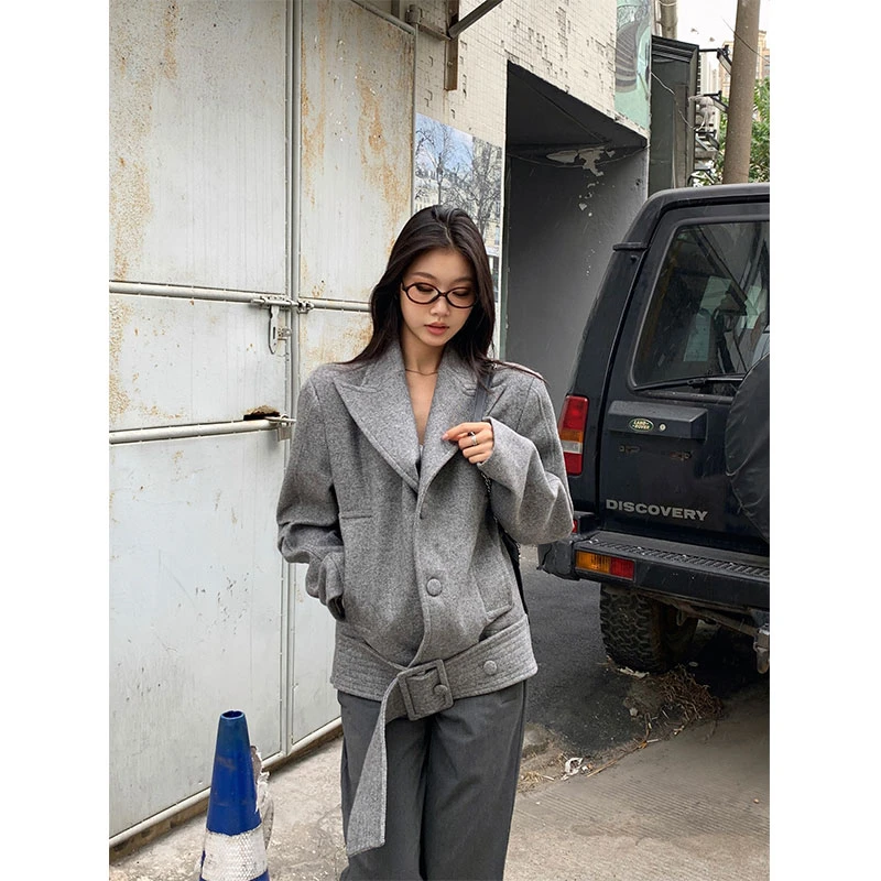 withmin冬日开场 挺阔下摆可调节宽松夹克毛呢短外套【2412220】