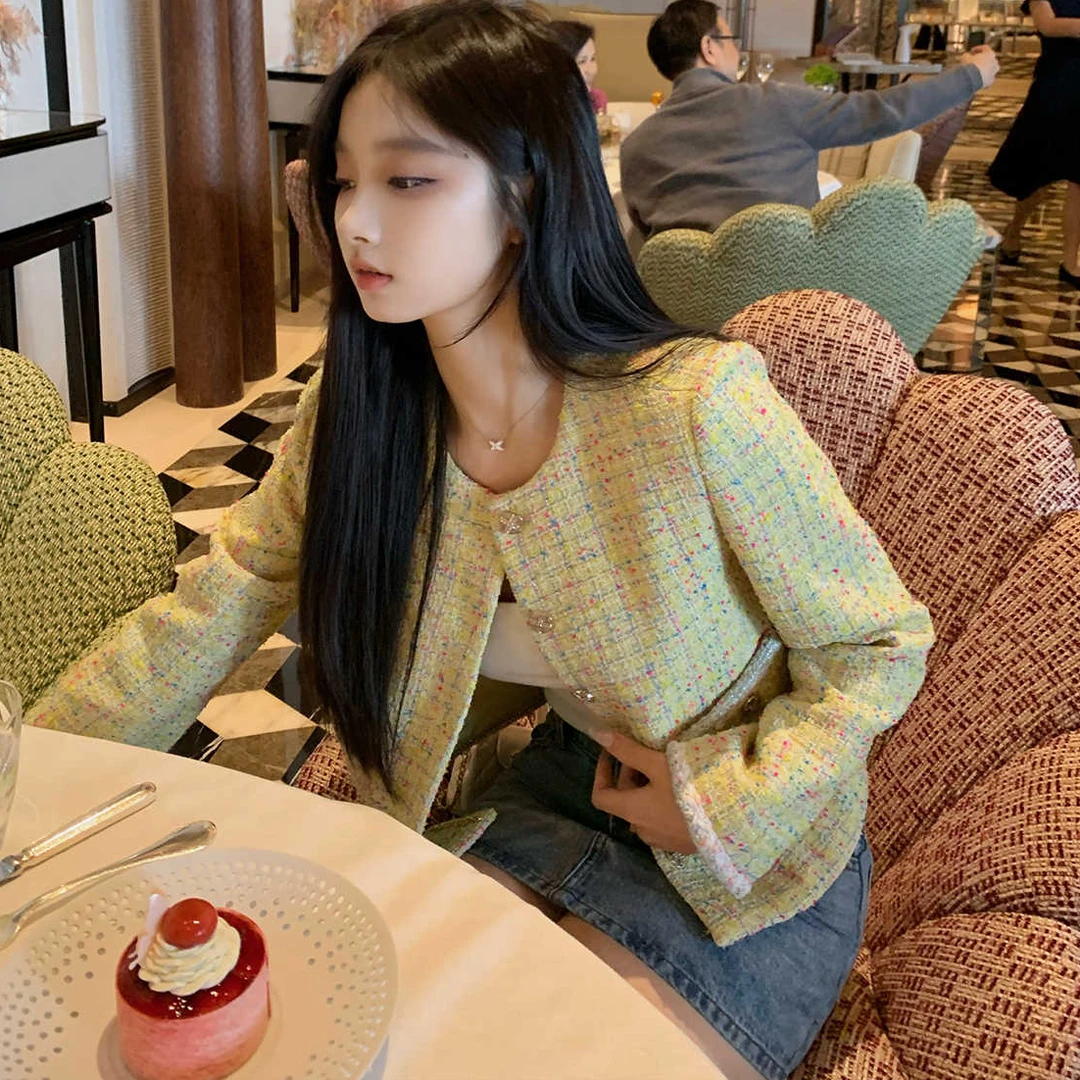 明星同款重工定制纽扣手工织带香风短外套早春新款百搭减龄上衣