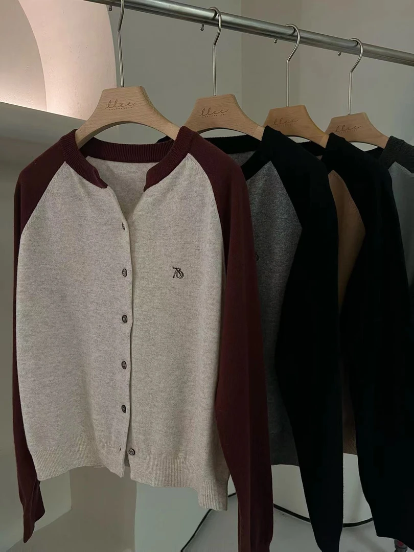 插肩袖拼色刺绣开衫毛衣 2020