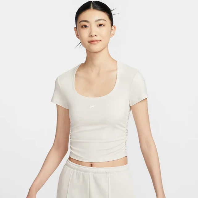 【滔搏联动】Nike耐克Nike Sportswear女子帆白短袖上衣FZ7991-104