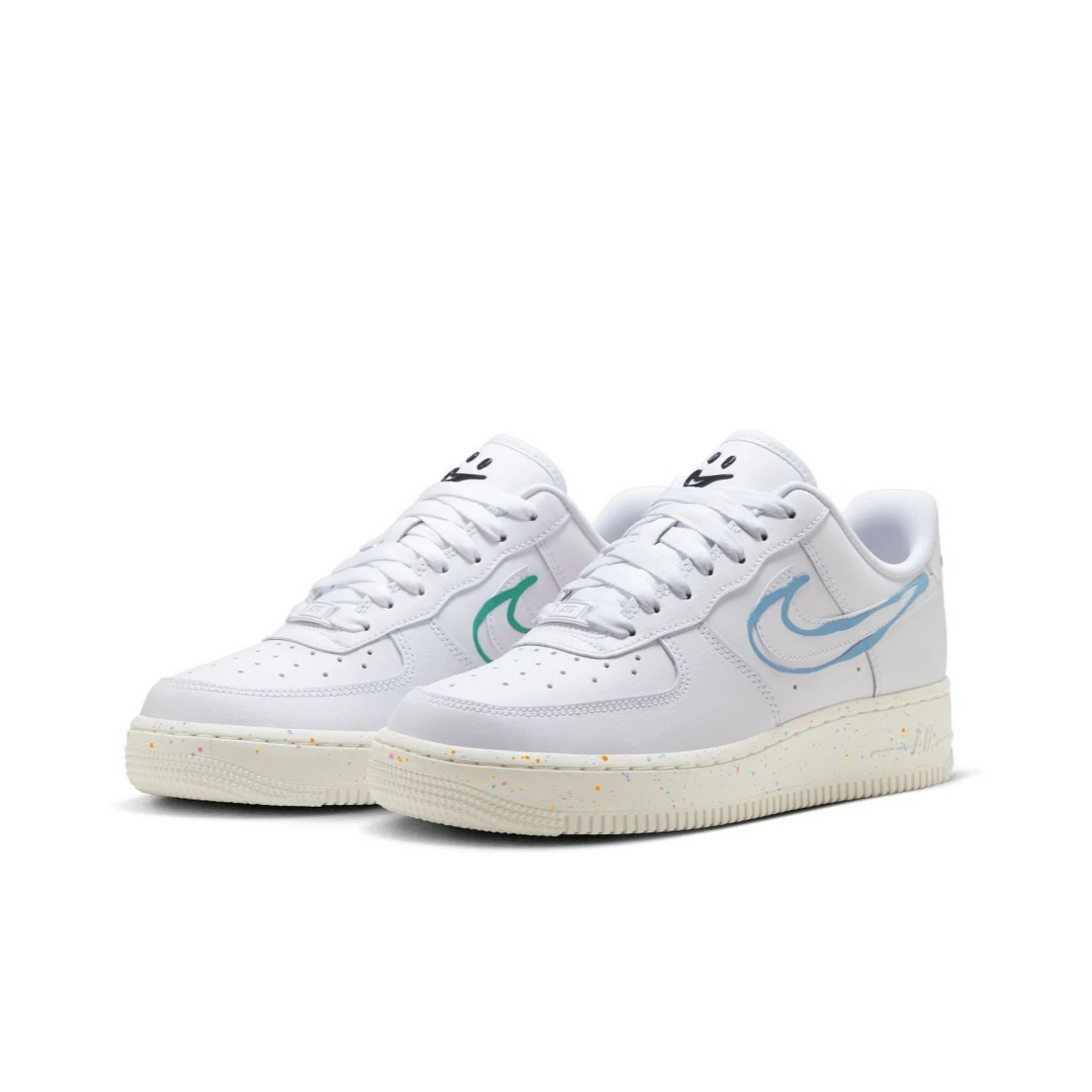 NIKE耐克女子WMNS AIR FORCE 1  07 LX 低帮时尚休闲鞋HF5721-111