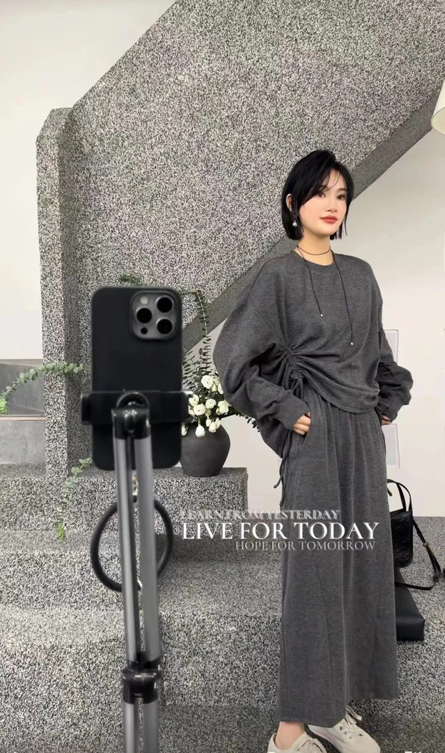 大码女装秋季套装休闲时尚气质抽绳纯色显瘦慵懒