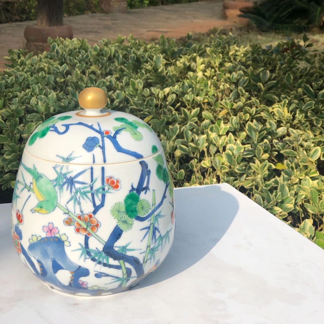 青花斗彩松竹梅茶叶罐