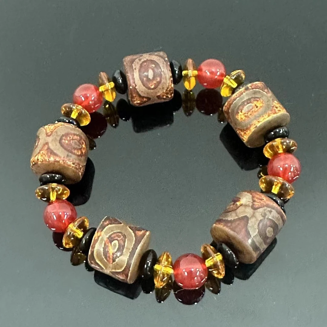 珍藏精品老皮三目手串