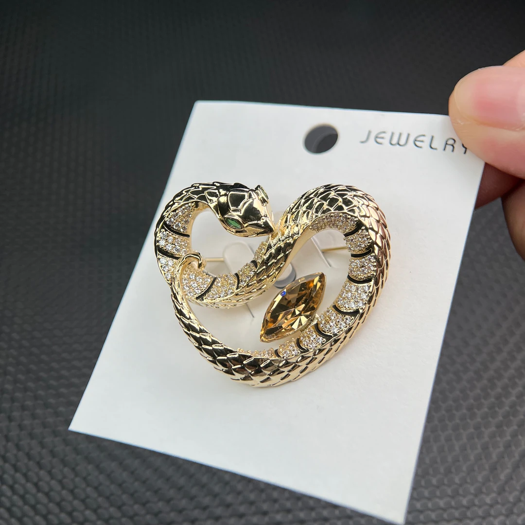 铜合成锆石胸针 5447 金蛇舞尾 小众设计款轻奢小香风个性胸花