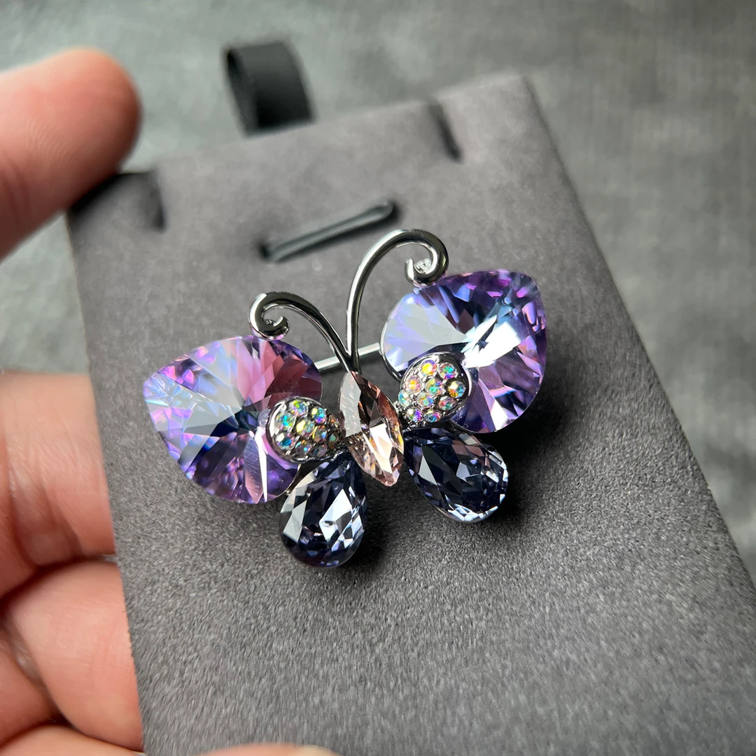 黄铜合成锆石胸针 5357 炫彩蝴蝶 新款高版梦幻水晶胸花别针配饰