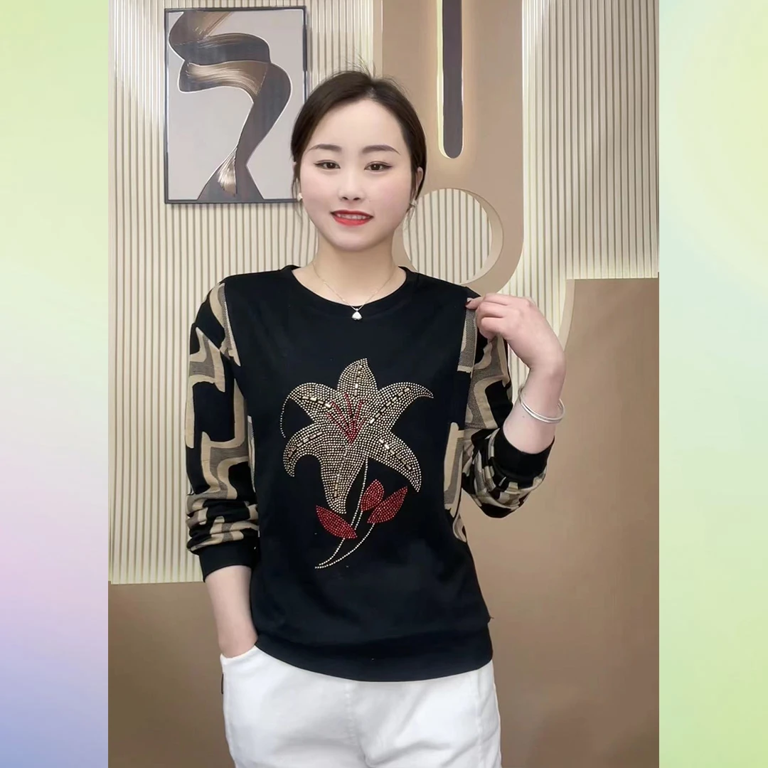 春秋新款时尚圆领宽松拼色设计喇叭花烫钻显廋洋气上衣打底衫