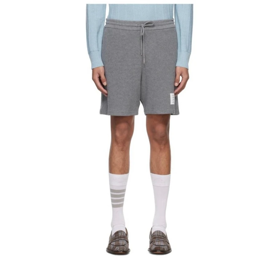 未使用 THOMBROWNE 灰色男士短裤  msh10086