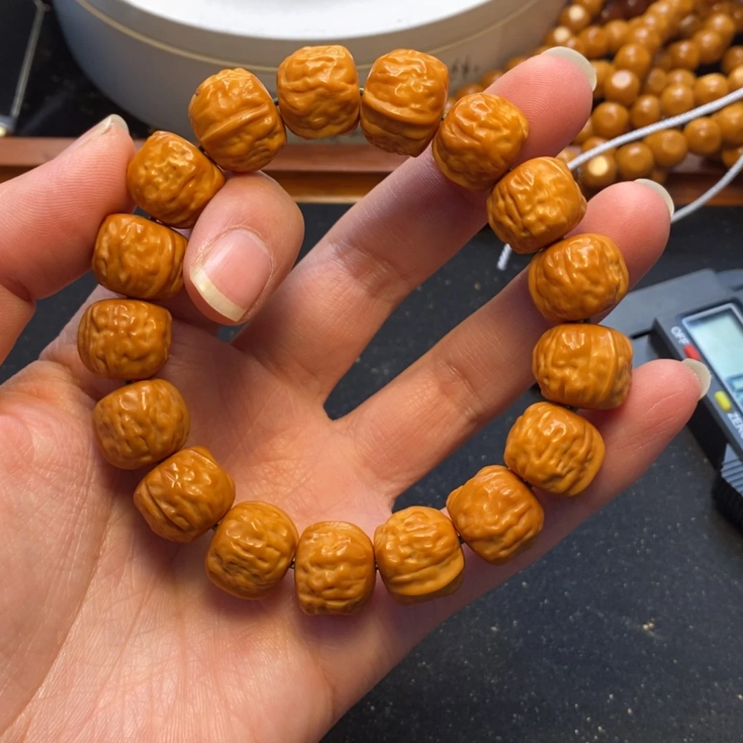 【闪购商品】猴头核桃吊坠白**丝大蛤蟆头45