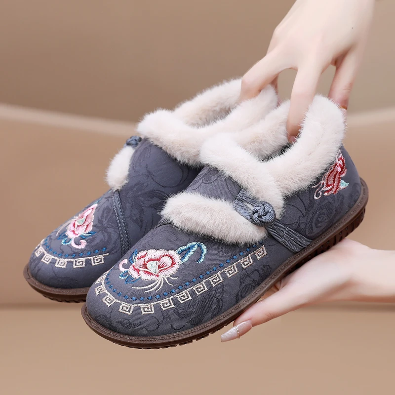 意迪森民族风老北京布鞋女加绒加厚冬季保暖绣花鞋复古汉妈妈鞋
