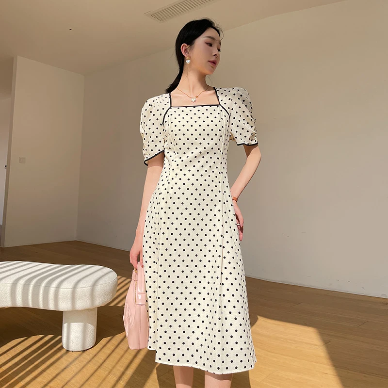 连衣裙女2023夏装新款设计感法式方领初恋茶歇裙夏季春天仙女裙