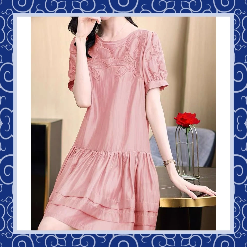 2024年新款茶歇法式甜美粉色小香风大码a字宽松遮肚子减龄连衣裙