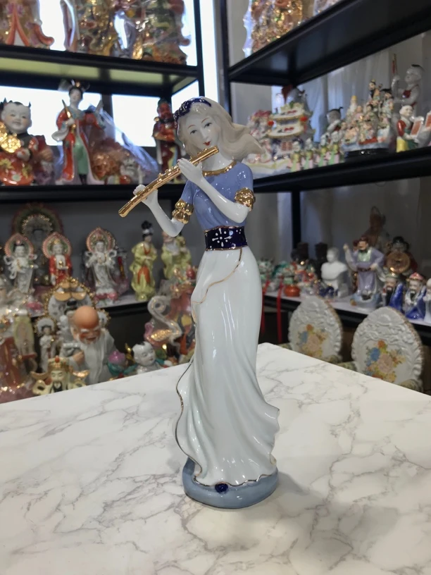 西洋瓷偶美女高30厘米左右 吹笛子 老货库存 伴手礼陶瓷描金