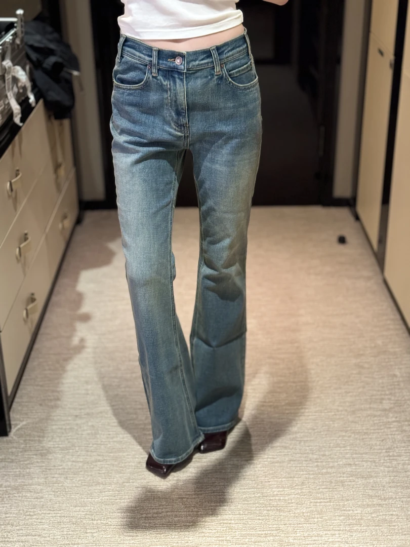 【坤姨专属】“时髦攻略“高级感 不规则毛边 蓝色显腿长 微喇牛仔裤