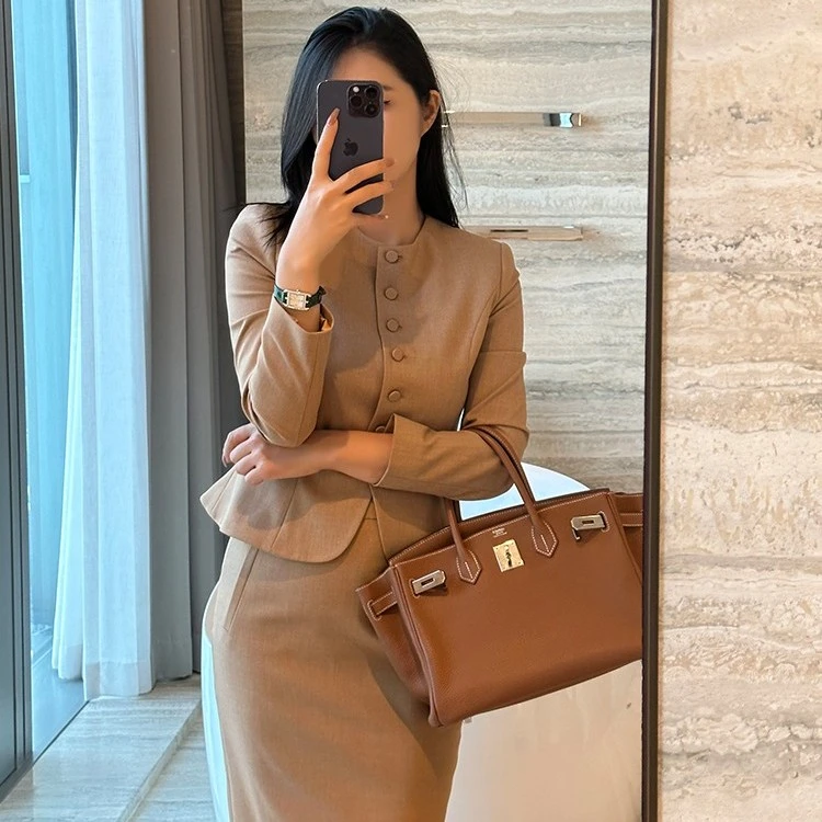 2266-秋冬轻奢时尚驼色显瘦气质职业百搭设计感小香风名媛女套装