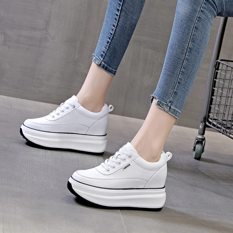 真皮小白鞋女2025秋冬季新款内增高女鞋超轻妈妈厚底百搭休闲棉鞋