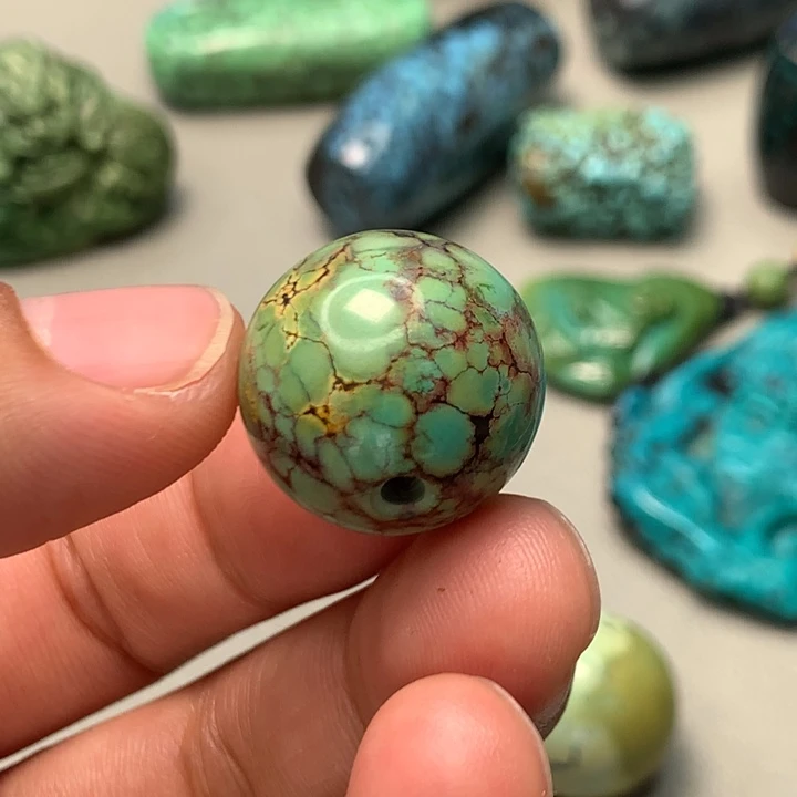 绿松石颈饰未镶嵌