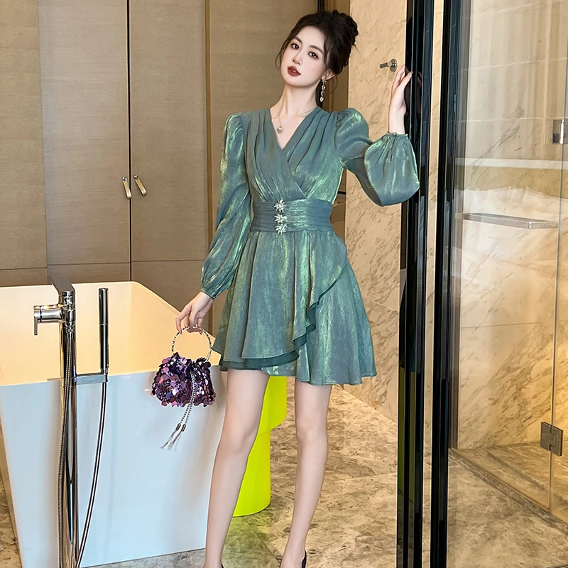 51098 显瘦气质轻奢法式收腰名媛小个子高腰泡泡袖设计感连衣裙