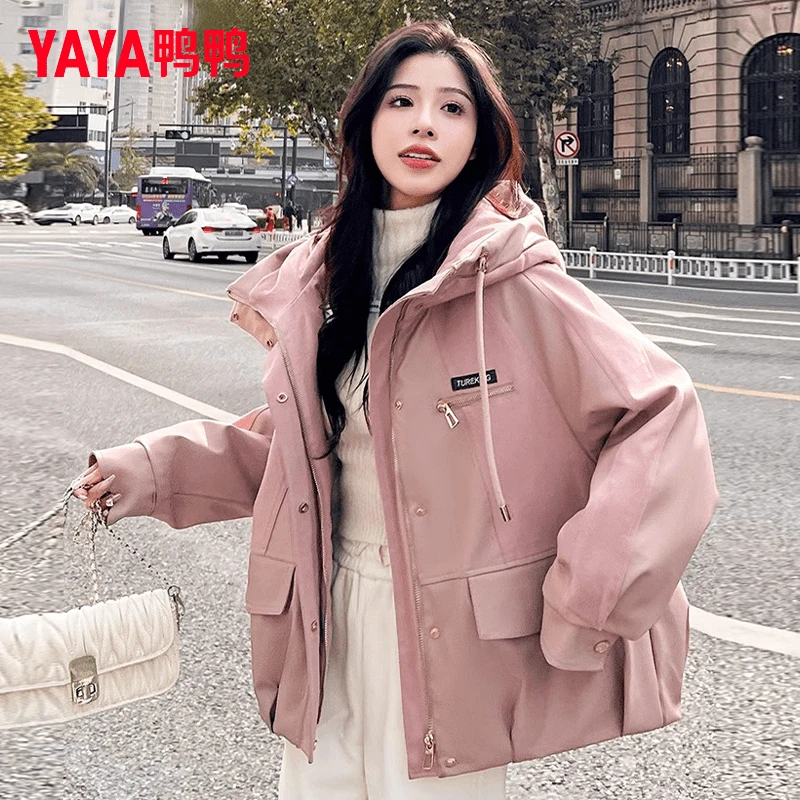 YAYA/鸭鸭羽绒服女冬拼接牛仔pu时尚百搭连帽保暖外套YE3B632573W