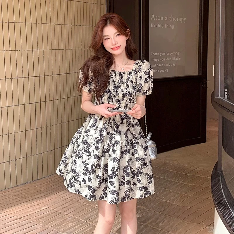 碎花连衣裙女夏法式小个子甜美减龄泡泡袖褶皱显瘦绝美气质小裙子