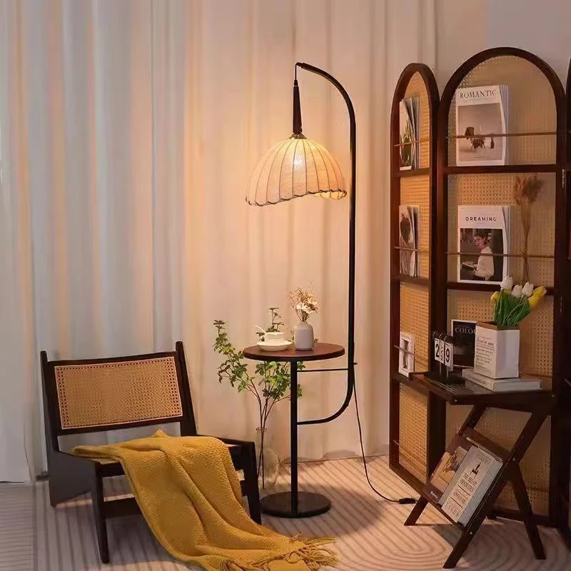 法式中古落地灯客厅卧室沙发边几带茶几桌复古侘寂风创意立式