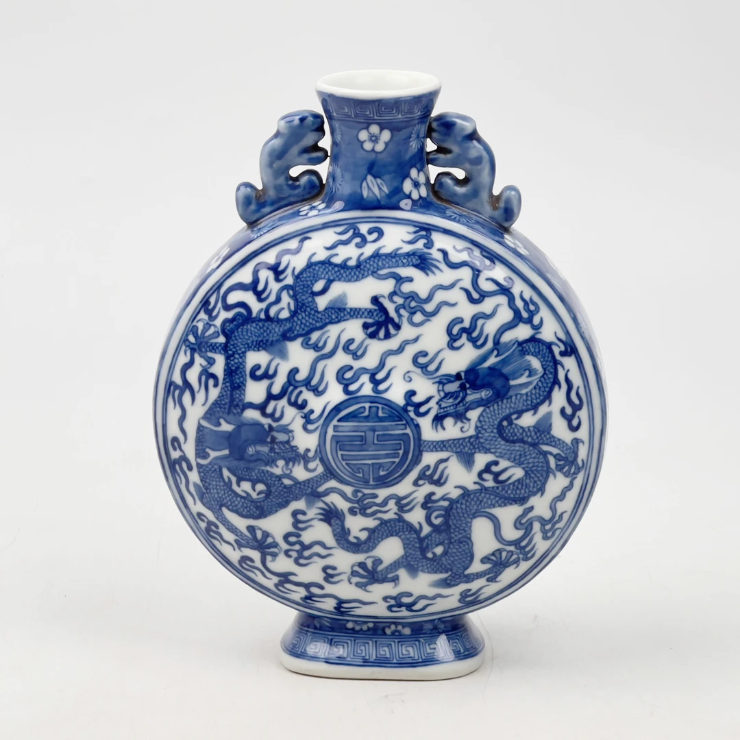 Y2311-0473青花双龙捧寿纹双耳抱月瓶