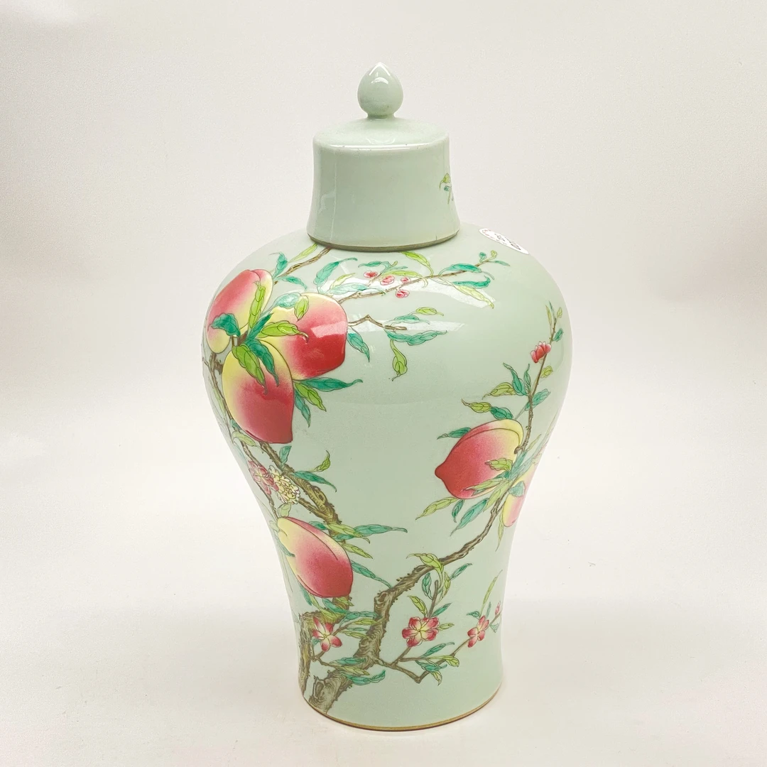 X 2312-0202乾隆 豆青釉粉彩福寿梅瓶